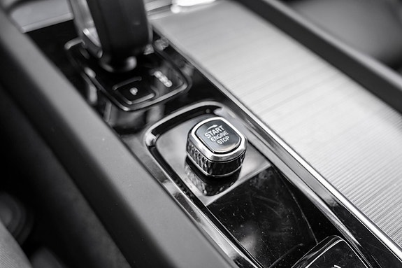 Volvo XC60 19 of 28