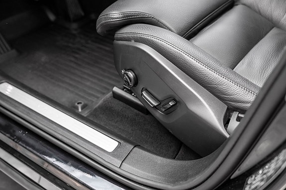 Volvo XC60 11 of 28