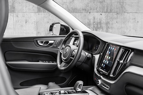 Volvo XC60 25 of 28