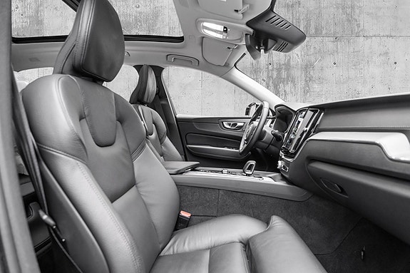 Volvo XC60 23 of 28