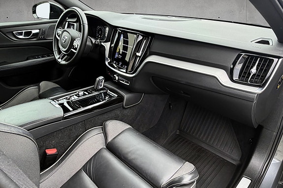 Volvo V60 14 of 23