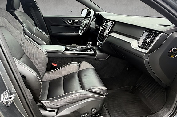 Volvo V60 13 of 23