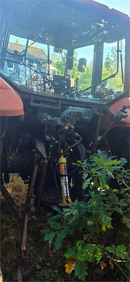 New Holland L75 5 of 8