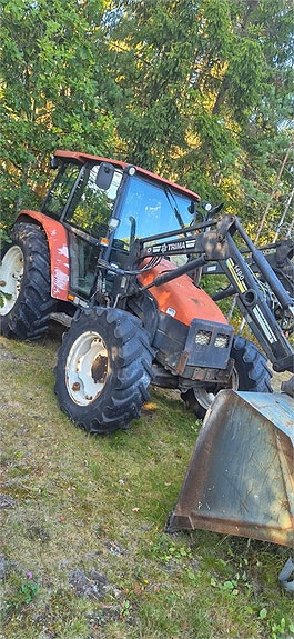 New Holland L75 3 of 8