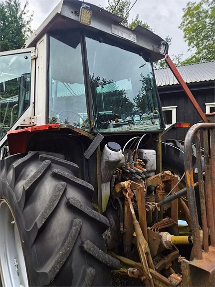 Massey Ferguson 3070 5 of 12