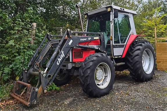 Massey Ferguson 3070 2 of 12