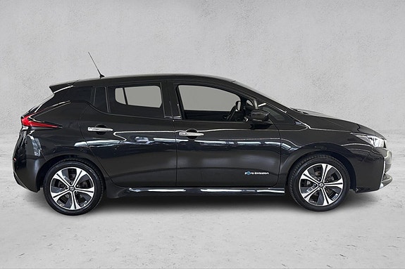Nissan Leaf 7 of 25