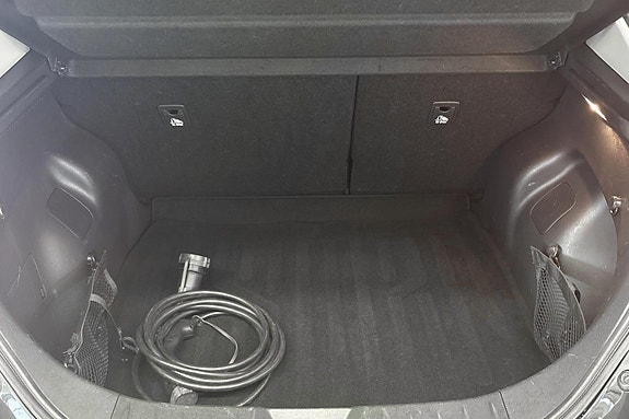 Nissan Leaf 23 of 25