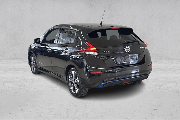 Nissan Leaf 4 of 25