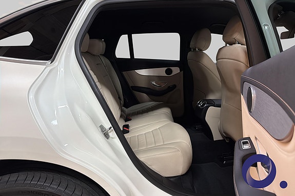 Mercedes-Benz EQC400 16 of 30