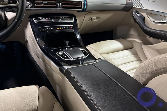 Mercedes-Benz EQC400 22 of 30