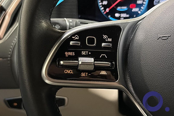 Mercedes-Benz EQC400 19 of 30