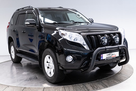Toyota Land Cruiser 8 of 30