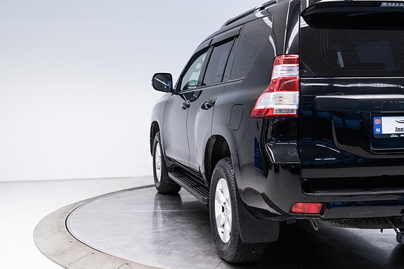 Toyota Land Cruiser 9 of 30