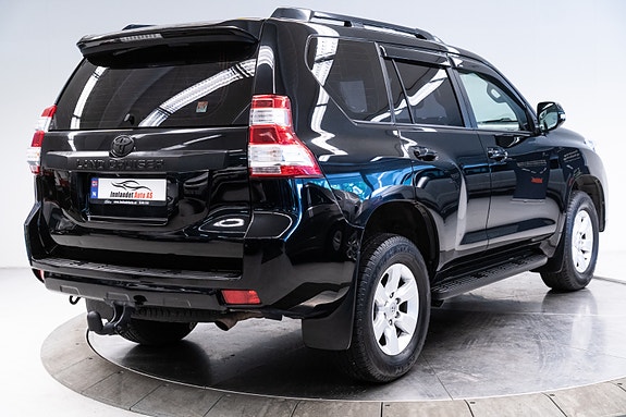 Toyota Land Cruiser 13 of 30