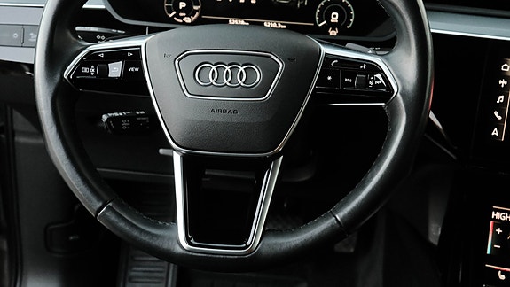 Audi e-tron 17 of 30