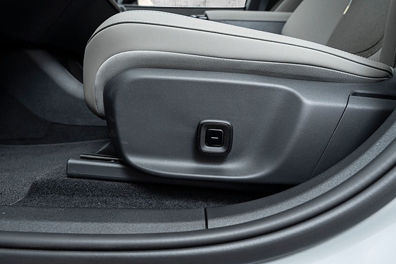Volvo EX30 18 of 30