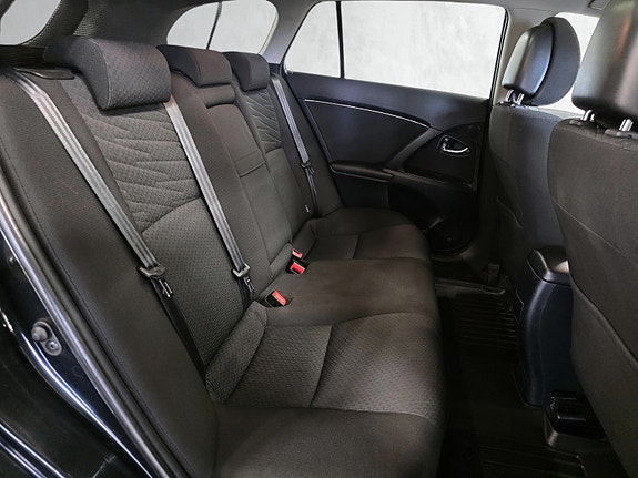 Toyota Avensis 21 of 25