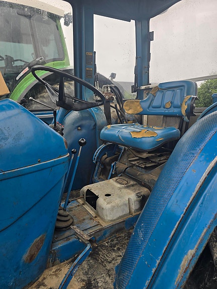 Ford 4600 8 of 9