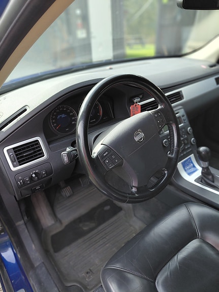 Volvo V70 5 of 14