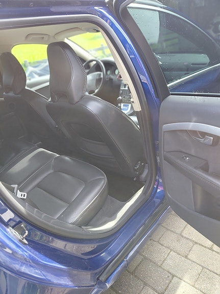 Volvo V70 12 of 14