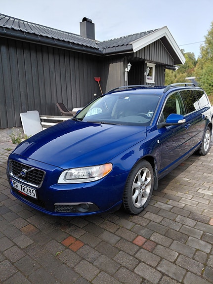 Volvo V70 3 of 14