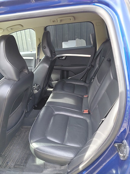 Volvo V70 8 of 14