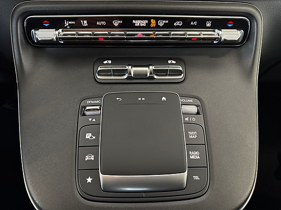 Mercedes-Benz EQV300 21 of 25