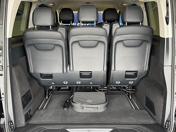 Mercedes-Benz EQV300 12 of 25