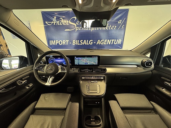 Mercedes-Benz EQV300 2 of 25