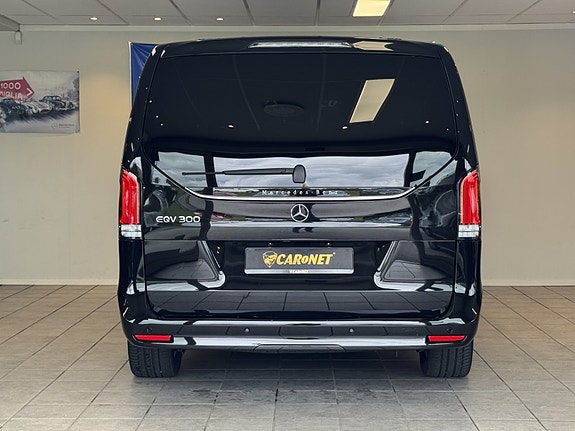 Mercedes-Benz EQV300 11 of 25