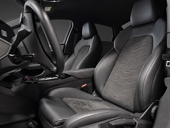 Audi A6 e-tron 5 of 23