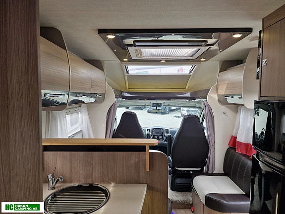 Challenger 377 PROFILE GENESIS med Sykkelstativ, Solcelle og Stekeovn 10 of 30