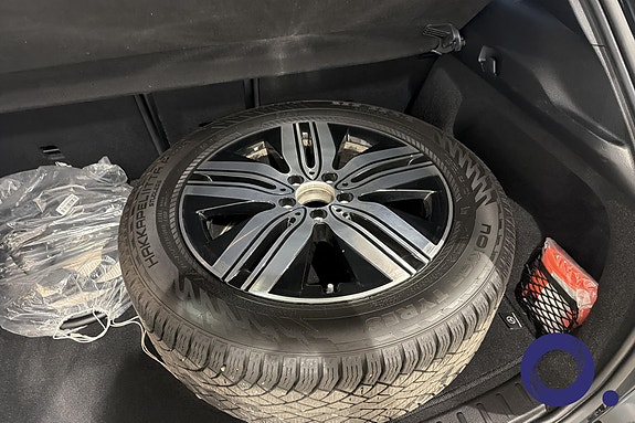 Mercedes-Benz EQA300 10 of 25