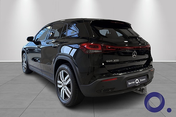 Mercedes-Benz EQA300 3 of 25