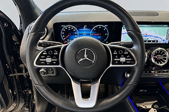Mercedes-Benz EQA300 18 of 25