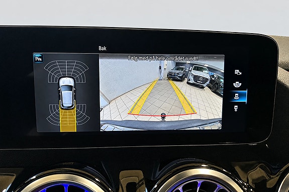 Mercedes-Benz EQA300 22 of 25