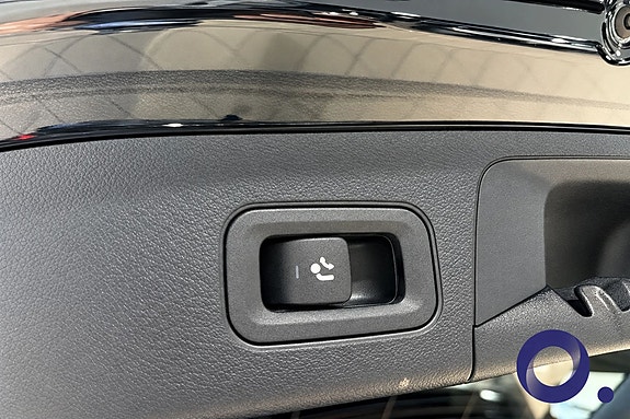 Mercedes-Benz EQA300 25 of 25