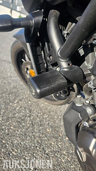 Yamaha MT-07 7 of 8