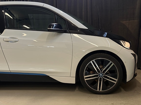 BMW i3 10 of 30