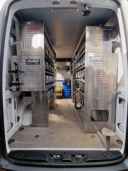 Mercedes-Benz Sprinter 16 of 30