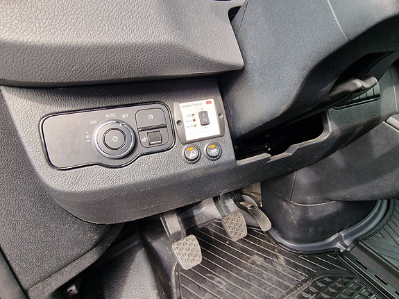 Mercedes-Benz Sprinter 14 of 30