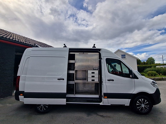 Mercedes-Benz Sprinter 22 of 30