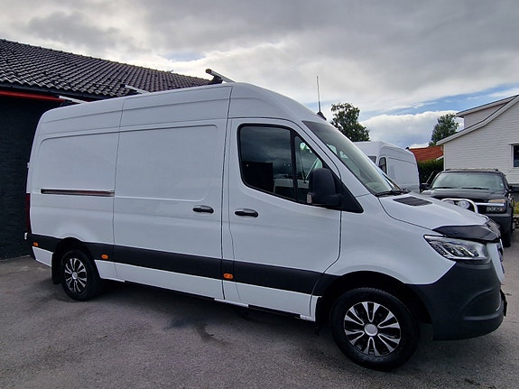Mercedes-Benz Sprinter 26 of 30