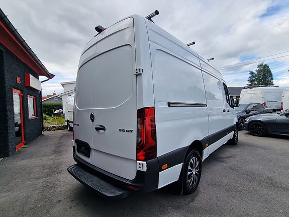 Mercedes-Benz Sprinter 20 of 30