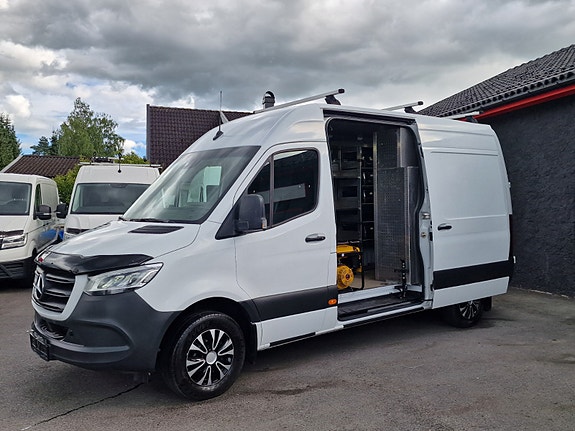 Mercedes-Benz Sprinter 23 of 30