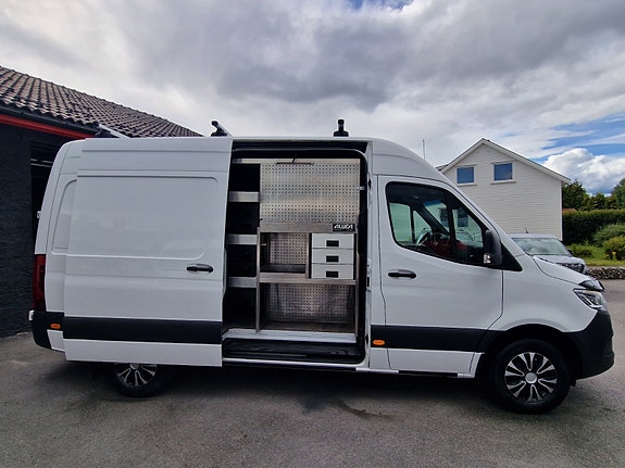 Mercedes-Benz Sprinter 13 of 30