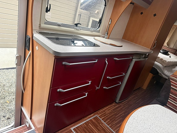 Eura Mobil TA 690 HS 26 of 28