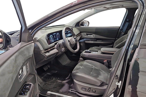Nissan Ariya 9 of 28
