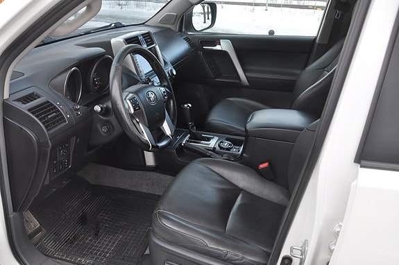 Toyota Land Cruiser 7 of 15